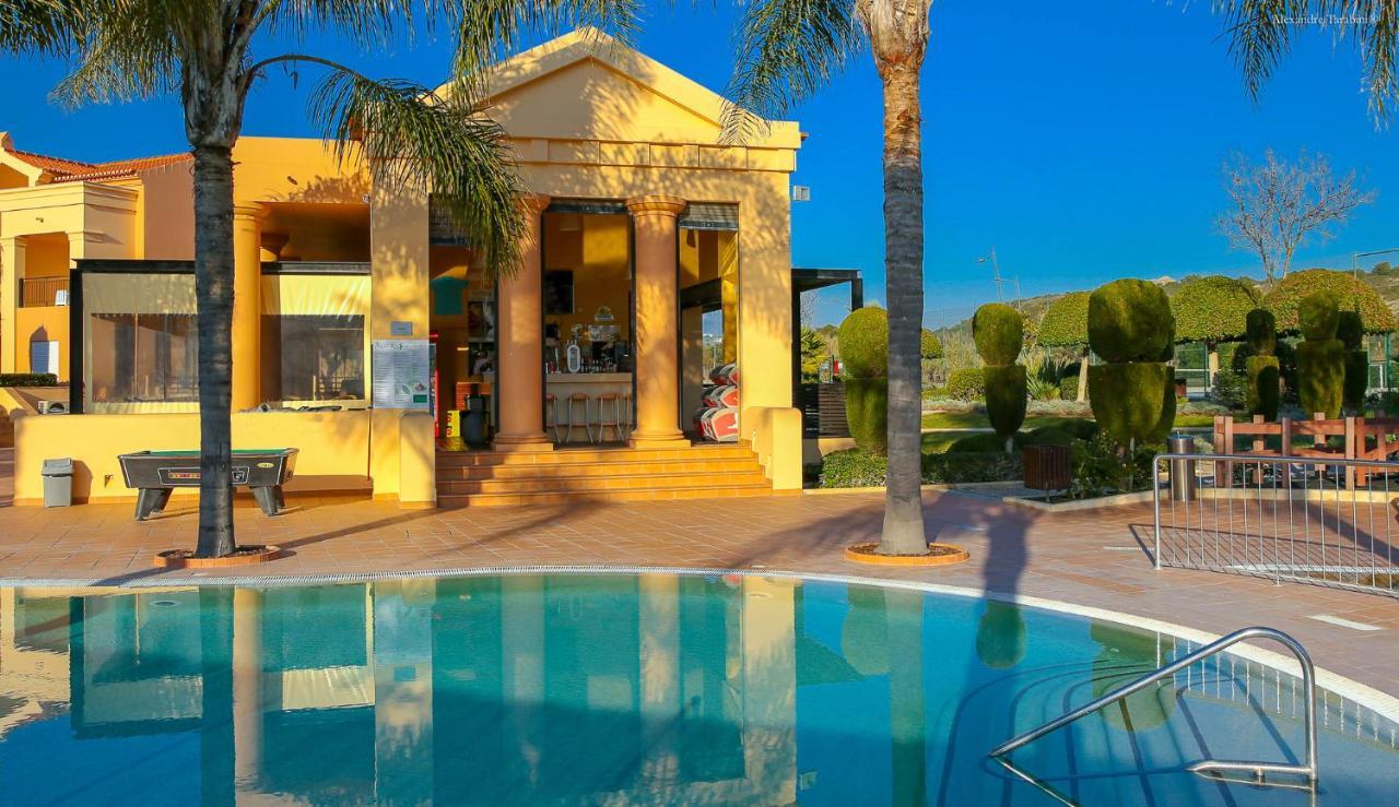 Luzbay Pool Apartments Exterior photo