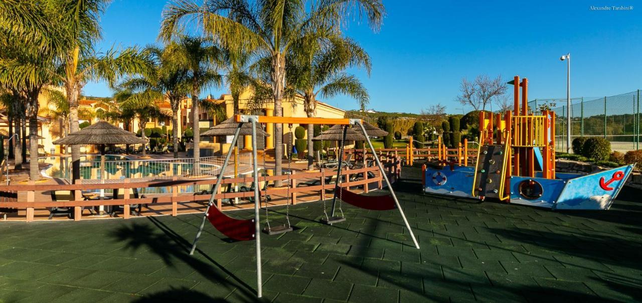 Luzbay Pool Apartments Exterior photo